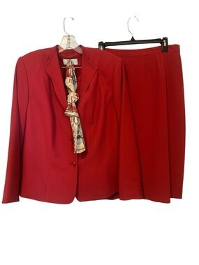 Le Suit Women’s  2pc Coral Skirt Suit w/ Scarf Size 14W